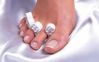 Naglar Rhinestoned Toe Separators - White